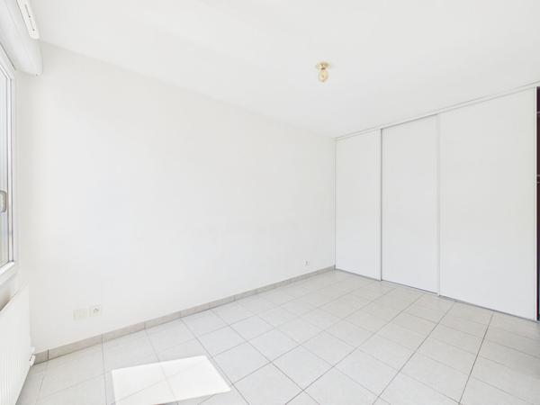 Appartement T2 résidence de standing avec balcon et garage avenue Maurice Faure