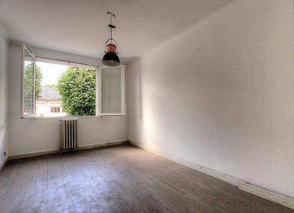 Appartement Chambery 3 pièces 68 m2 avec balcons et cave