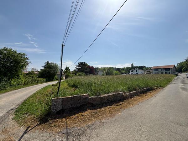 Terrain 700 m2