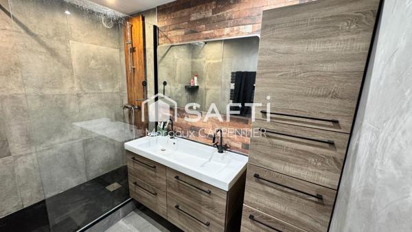 Bel appartement lumineux de 90m² avec balcon.