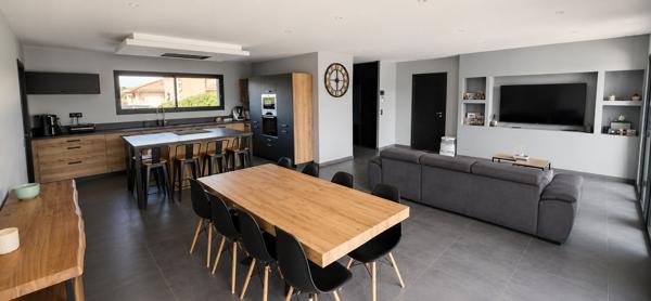 Rare à Saint-Laurent-des-Vignes : 5 chambres, piscine et prestations haut de gamme !