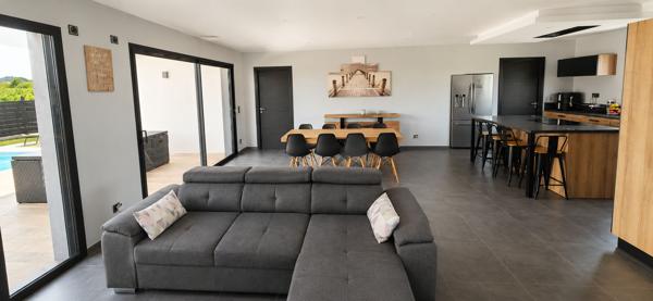 Rare à Saint-Laurent-des-Vignes : 5 chambres, piscine et prestations haut de gamme !