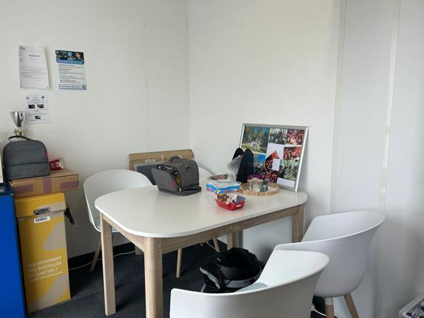 Bureaux à louer à Saint-Nazaire Ouest avec stationnements privatifs