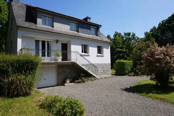 Grande maison familiale, 6 chambres, avec terrain arboré