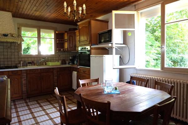 Grande maison familiale, 6 chambres, avec terrain arboré