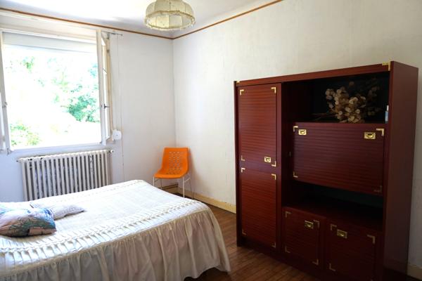Grande maison familiale, 6 chambres, avec terrain arboré