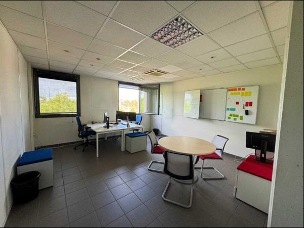 À VENDRE - Bureaux de 650 m² au Technopole à Saint-Étienne