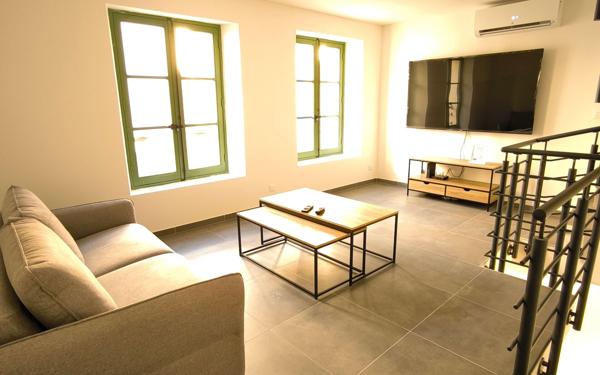 Maison à vendre    2 pièces • 58 m2 Saint-Gilles