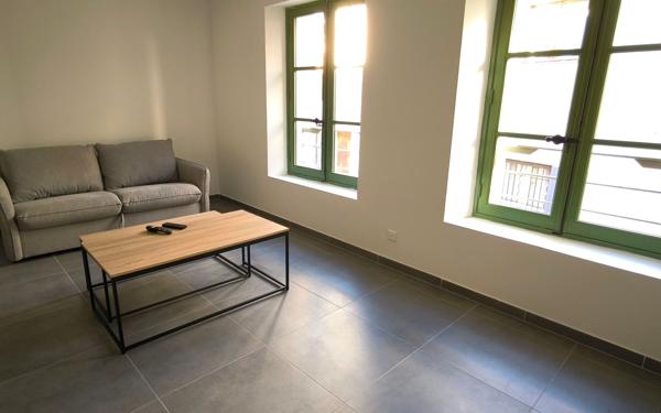 Maison à vendre    2 pièces • 58 m2 Saint-Gilles