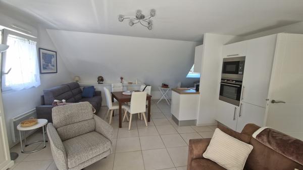 Beau T2 à deux pas des commerces