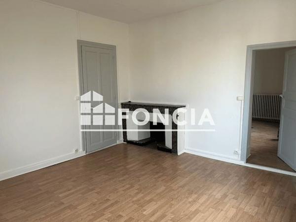 Location Appartement 3 pièces 84.25 m² - 33 RUE DU TRIBUNAL Bourgoin Jallieu 38300