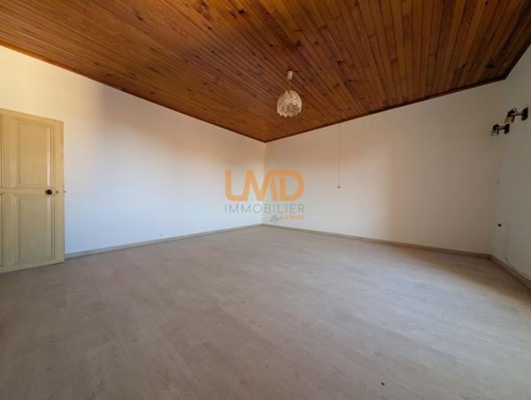 Maison de ville à rénover, fort potentiel.