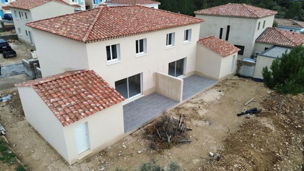 Location maison Lançon-Provence - 4 pièce(s) - 94 m² - 1 700 €/mois