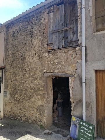 STE TULLE CENTRE, BELLE REMISE SUR DEUX NIVEAUX