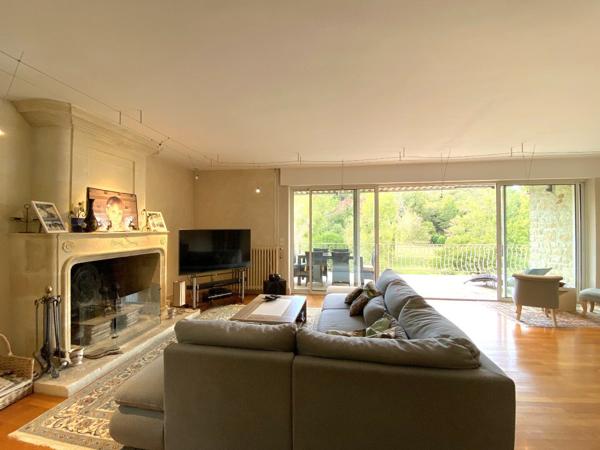 PROPRIETE avec 1,6HA Angouleme