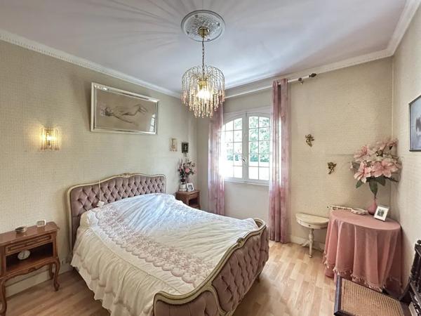 Maison en pierre plein pied, proche des commodités et de la