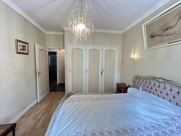 Maison en pierre plein pied, proche des commodités et de la