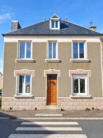 PLÉVIN – Maison 3 chambres en hypercentre – Un bien aux multiples possibilités