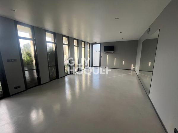 Maison à vendre de 8 pièces de 400 m²