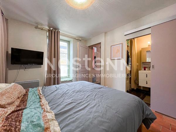 Rénovée avec goût, Maison 5 ch. + jardin + dépendance