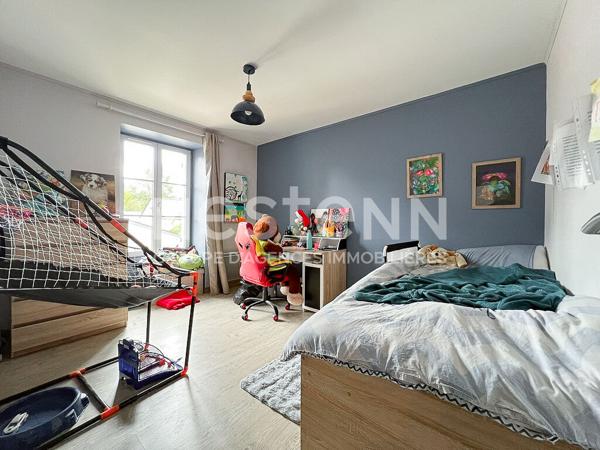 Rénovée avec goût, Maison 5 ch. + jardin + dépendance