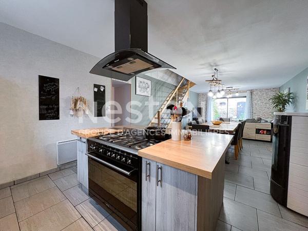 Rénovée avec goût, Maison 5 ch. + jardin + dépendance