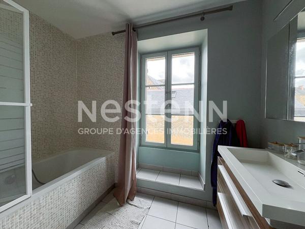 Rénovée avec goût, Maison 5 ch. + jardin + dépendance