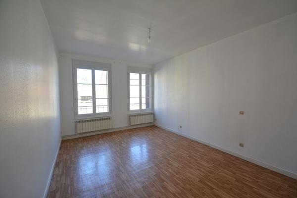 Immeuble de rapport La Fere 11 pièce(s) -