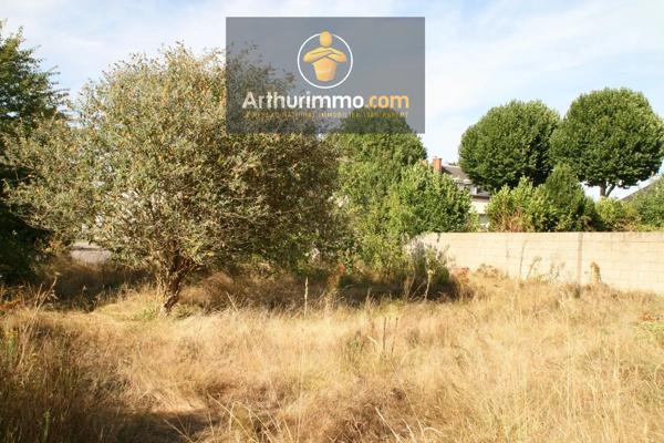 Vente                                                      Terrain
                        
                                         810 m2                     à Josselin