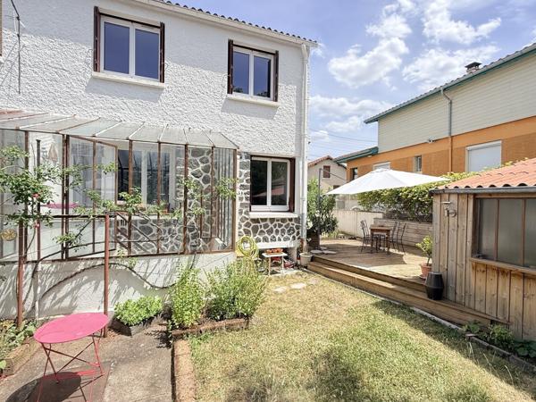 Maison rénovée avec jardin, 3 chambres, vue Puy de Dôme