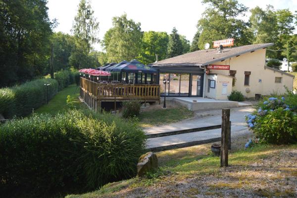 MURS BAR RESTAURANT EN PLEINE NATURE SUR UN TERRAIN DE 14 000 M²