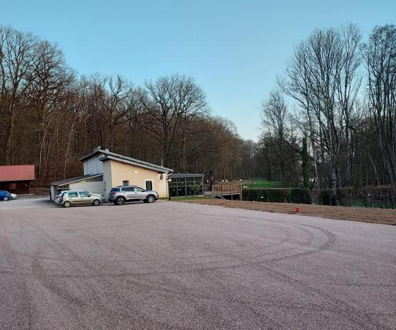 MURS BAR RESTAURANT EN PLEINE NATURE SUR UN TERRAIN DE 14 000 M²