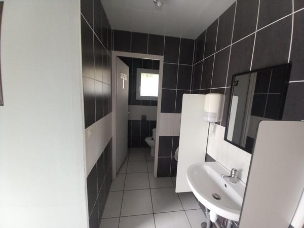 MURS BAR RESTAURANT EN PLEINE NATURE SUR UN TERRAIN DE 14 000 M²