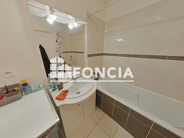 Location Appartement 3 pièces 69.29 m² - 7 RUE DU GREZET Rodilhan 30230