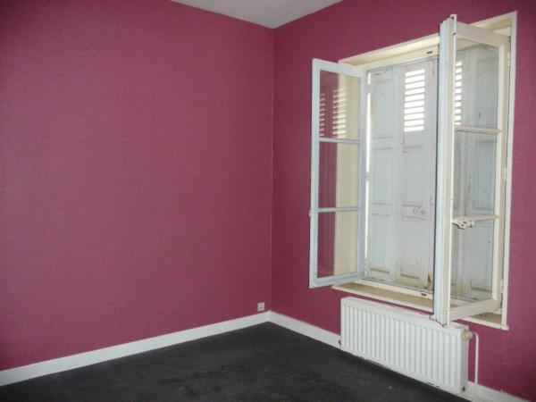 SAINTJUST SAINT RAMBERT IMMEUBLE 200 M² AVEC 5 PARKINGS A REHABILITE Saint-Just-Saint-Rambert (42170)