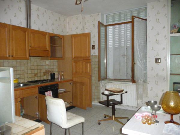 SAINTJUST SAINT RAMBERT IMMEUBLE 200 M² AVEC 5 PARKINGS A REHABILITE Saint-Just-Saint-Rambert (42170)