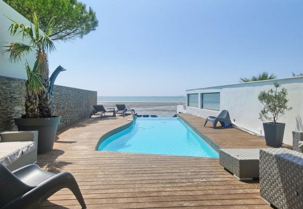 Villa 6 pièces 215 m²