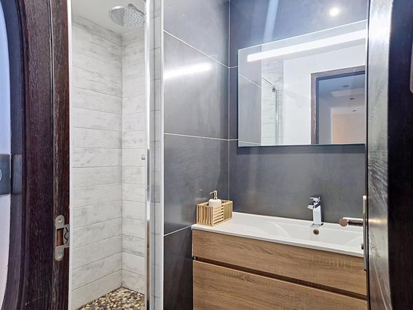 Villa 6 pièces 215 m²