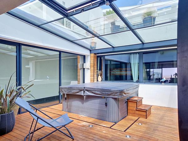 Villa 6 pièces 215 m²