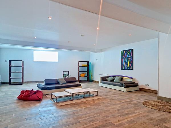 Villa 6 pièces 215 m²