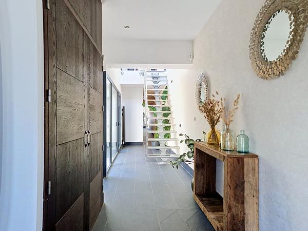 Villa 6 pièces 215 m²
