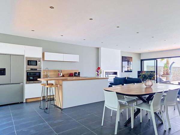 Villa 6 pièces 215 m²