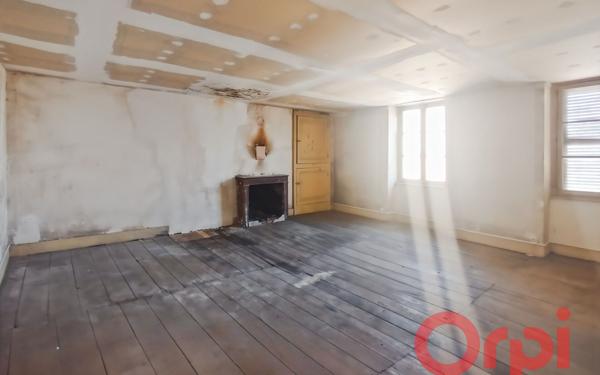 Maison à vendre    4 pièces • 155 m2 Bessais-le-Fromental