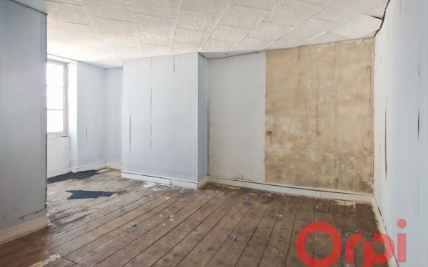 Maison à vendre    4 pièces • 155 m2 Bessais-le-Fromental