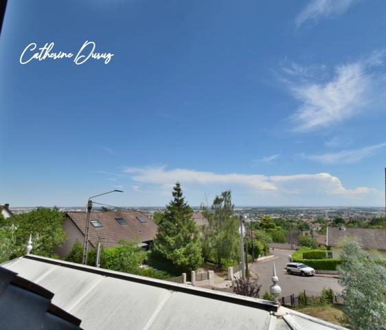 Maison à vendre 7 pièces DIJON (21 )Belle maison d'architecte avec vue panoramique, jardin intimiste et sous-sol complet