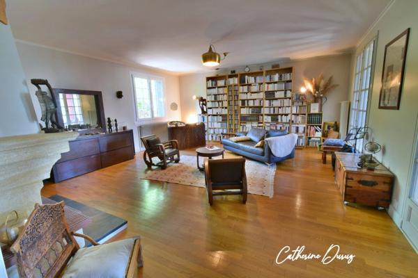 Maison à vendre 7 pièces DIJON (21 )Belle maison d'architecte avec vue panoramique, jardin intimiste et sous-sol complet