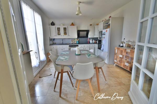 Maison à vendre 7 pièces DIJON (21 )Belle maison d'architecte avec vue panoramique, jardin intimiste et sous-sol complet