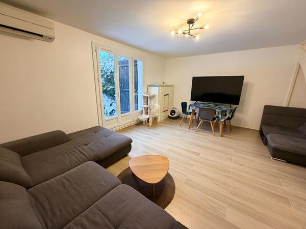 Maison Vaureal 5 pièce(s) €316 000 ** - Référence 2244