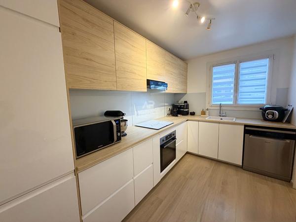 Maison Vaureal 5 pièce(s) €316 000 ** - Référence 2244