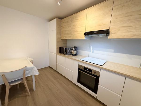 Maison Vaureal 5 pièce(s) €316 000 ** - Référence 2244